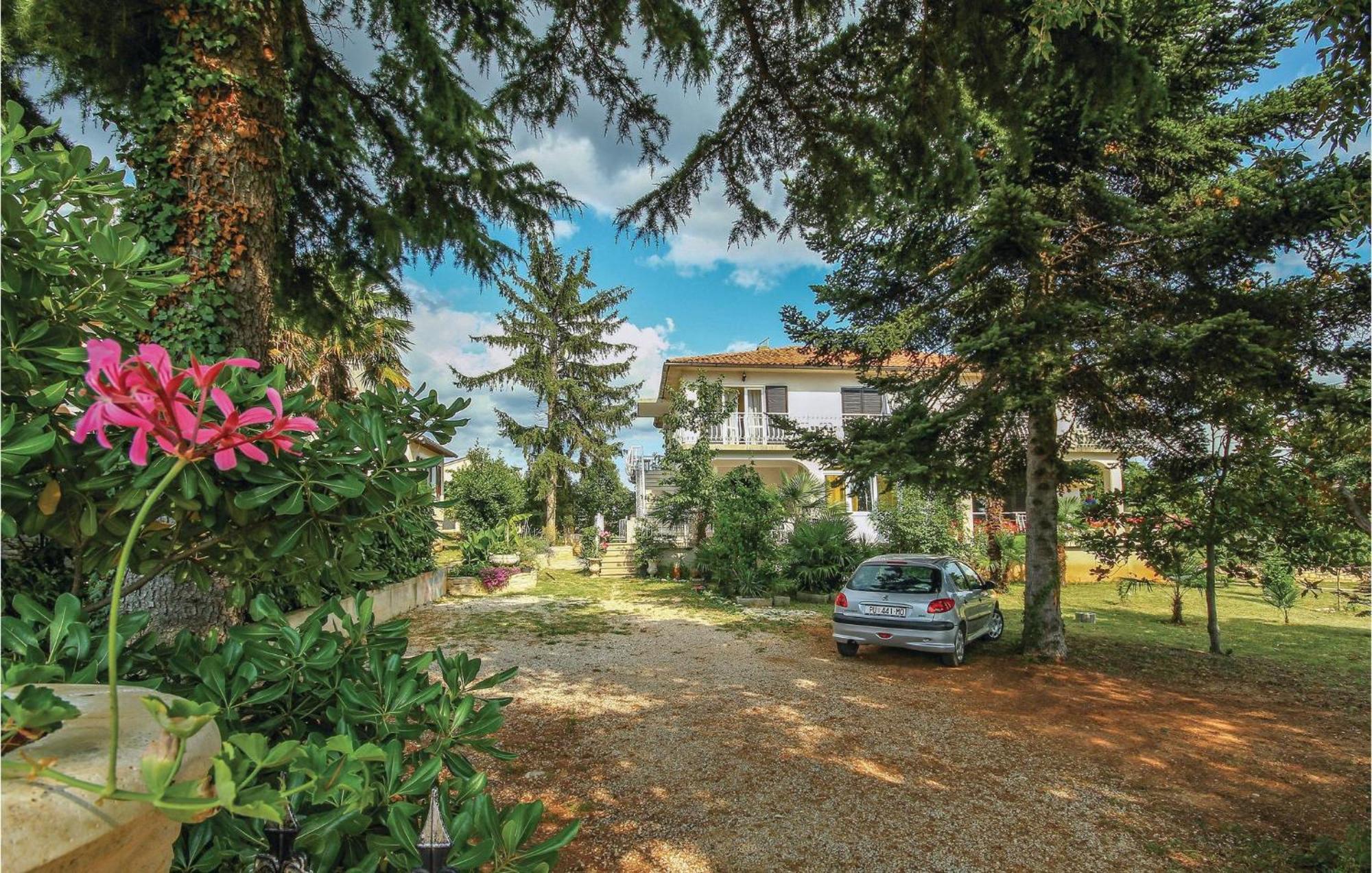 2 Bedroom Pet Friendly Apartment In Lovrecica Eksteriør billede